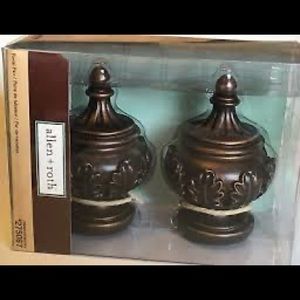 Allen + Roth Venetian Gold Leaf Finials 275067
